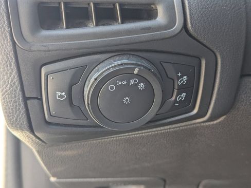 Used 2013 Ford Focus SE FWD image 23