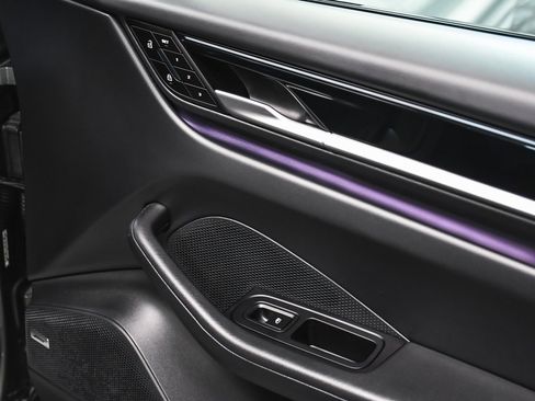 Used 2025 Porsche Macan 4 Electric image 16