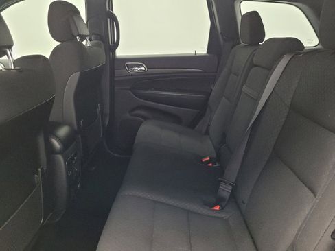 Used 2019 Jeep Grand Cherokee Laredo image 18