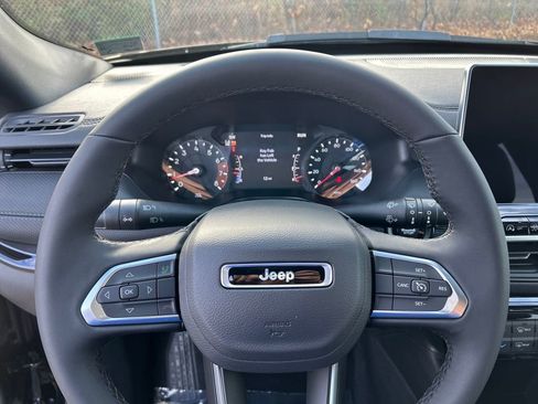 New 2026 Jeep Compass Latitude image 14