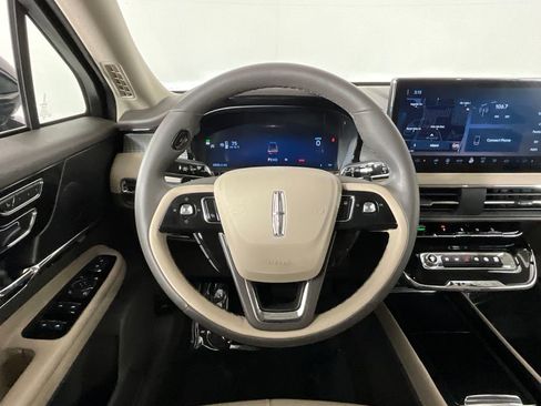 Certified 2024 Lincoln Corsair AWD image 14