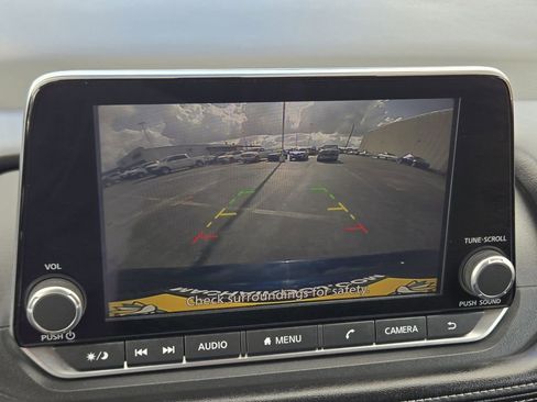 Used 2025 Nissan Rogue SV image 25