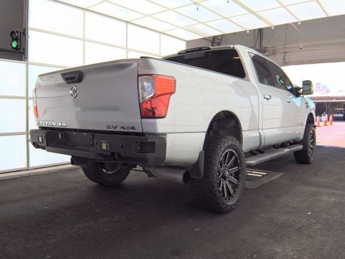 Used 2017 Nissan Titan SV AWD/4WD image 7