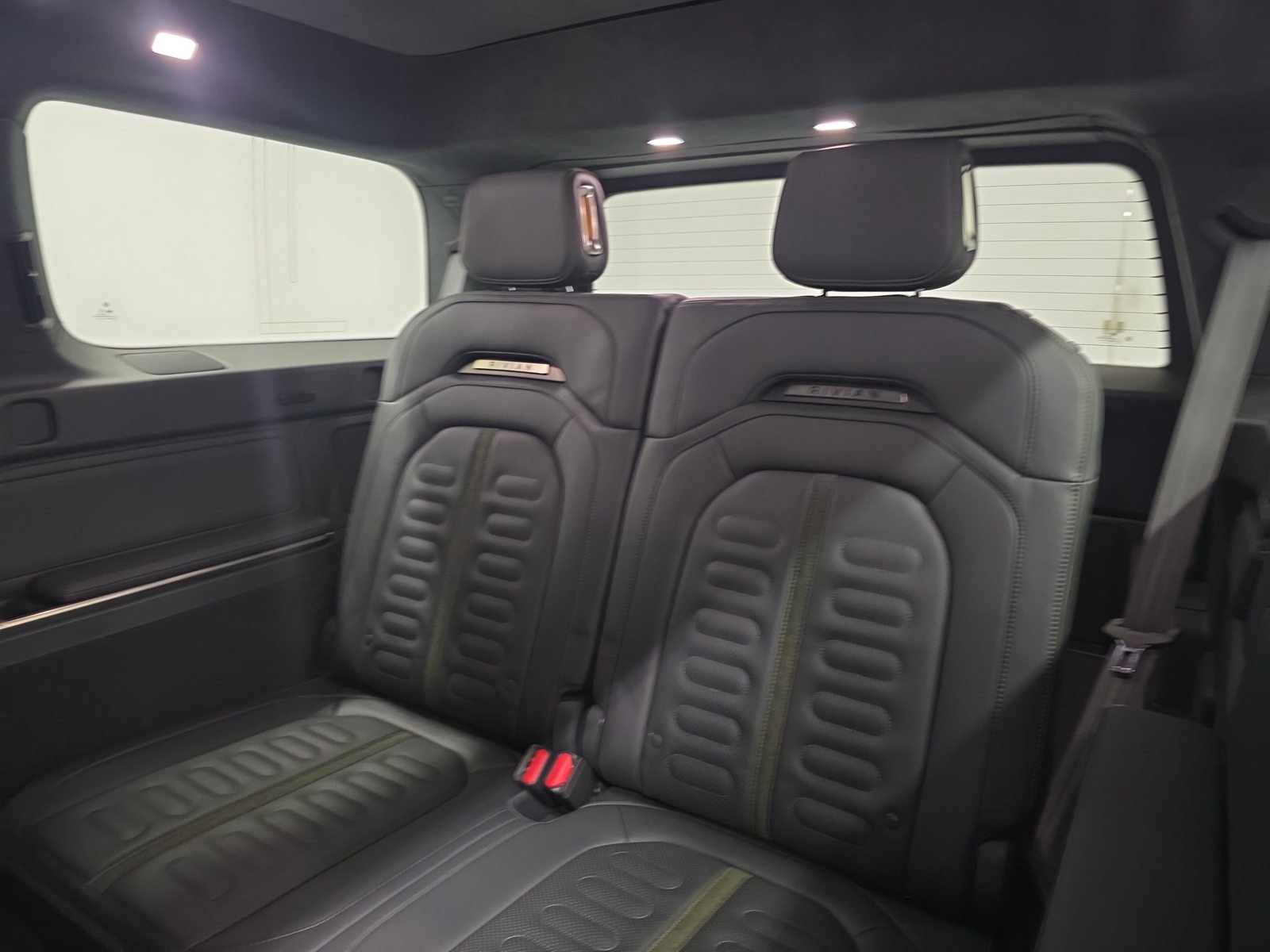 Used 2022 Rivian R1S Launch Edition Quad AWD/4WD image 22
