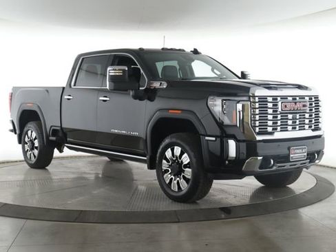 Used 2025 GMC Sierra 2500 Denali w/ Denali Reserve Package AWD/4WD image 2