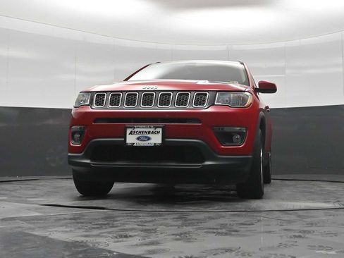 Used 2019 Jeep Compass Latitude w/ Popular Equipment Group AWD/4WD image 24