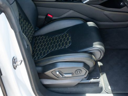 Used 2020 Lamborghini Urus image 15