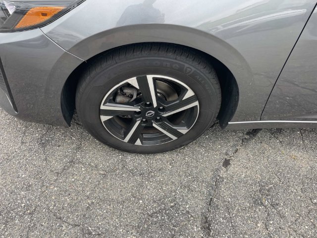 Used 2024 Nissan Sentra SV FWD image 12