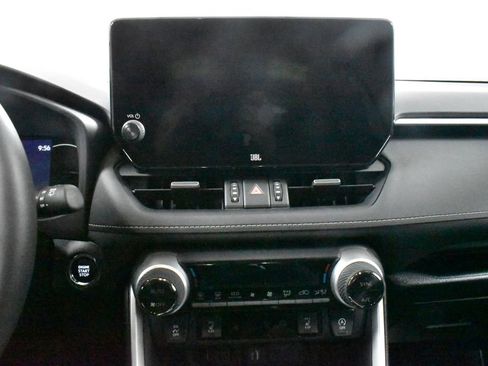 Used 2023 Toyota RAV4 XLE Premium image 21