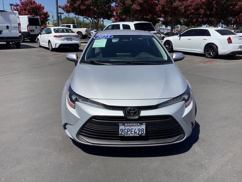Used 2023 Toyota Corolla LE image 4