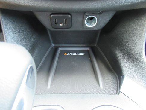 Used 2023 Chevrolet Traverse LT FWD image 25