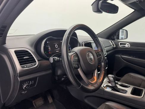 Used 2019 Jeep Grand Cherokee Altitude RWD image 37