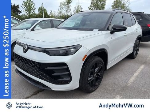 New 2026 Volkswagen Tiguan SE R-Line AWD/4WD image 1
