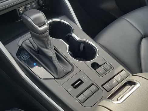 Used 2022 Toyota Highlander XLE image 34