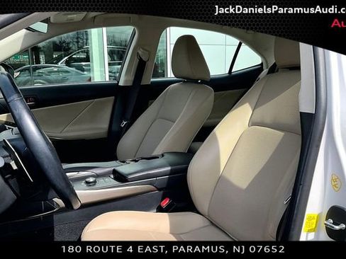 Used 2018 Lexus IS 300 300 w/ Premium Package image 17