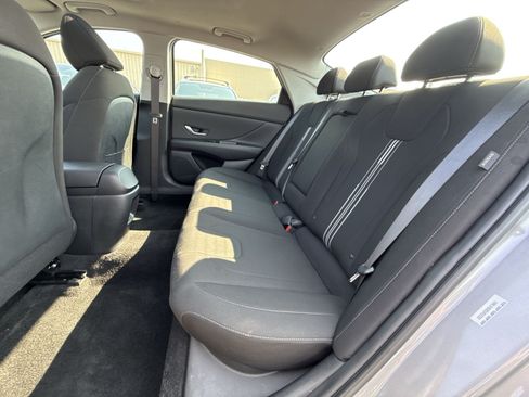 Certified 2025 Hyundai Elantra SEL FWD image 25
