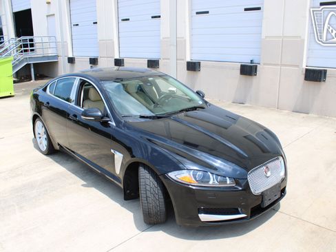 Used 2014 Jaguar XF 3.0 RWD image 34