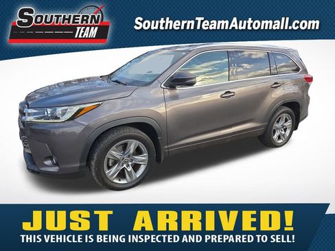 Used 2018 Toyota Highlander Limited image 1