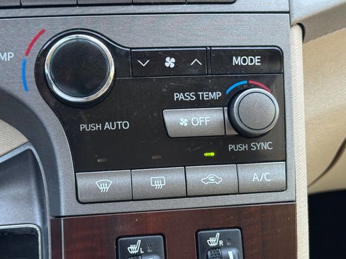 Used 2011 Toyota Venza w/ Comfort Pkg FWD image 12