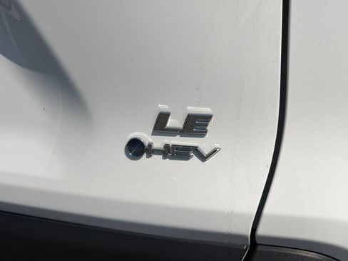 Used 2025 Toyota RAV4 LE AWD/4WD image 37