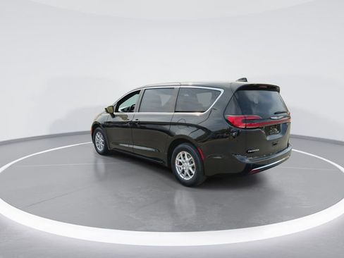 New 2026 Chrysler Pacifica Select image 6