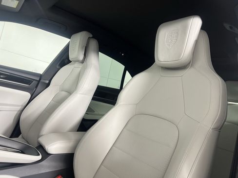 Certified 2024 Porsche Macan 4 Electric image 5