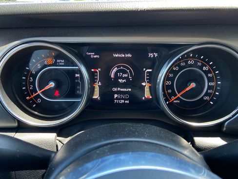 Used 2020 Jeep Wrangler Unlimited Sahara AWD/4WD image 20