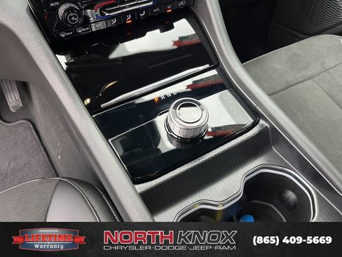 New 2025 Jeep Grand Cherokee L Altitude AWD/4WD image 10