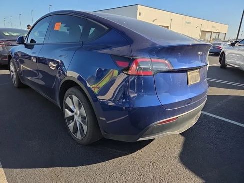 Used 2023 Tesla Model Y Long Range AWD/4WD image 2