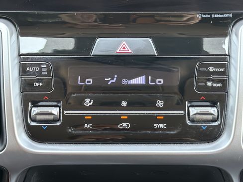 Used 2022 Kia Sorento S FWD image 8