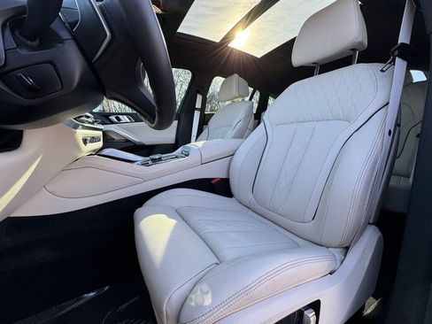 Used 2026 BMW X6 xDrive40i w/ Climate Comfort Package image 15