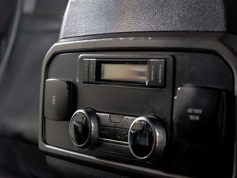 Used 2020 Ford Expedition XLT w/ Equipment Group 202A image 30