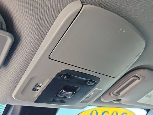 Used 2020 Toyota Camry LE image 28