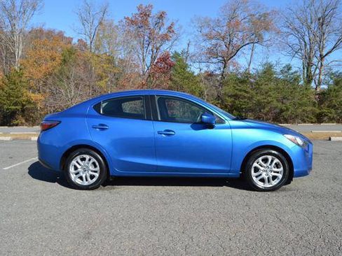 Used 2017 Toyota Yaris iA image 62