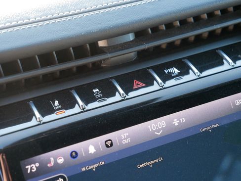 Used 2024 Jeep Grand Cherokee L Overland w/ Advanced Protech Group III image 35