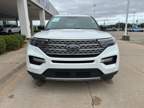 Used 2023 Ford Explorer Limited w/ Equipment Group 301A RWD image 8