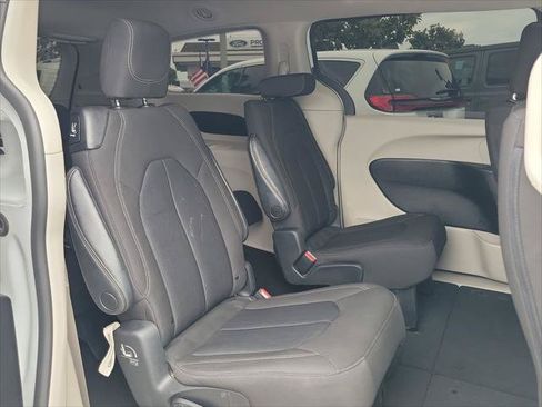 Certified 2023 Chrysler Voyager LX FWD image 18