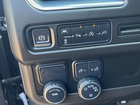 Used 2021 Chevrolet Tahoe LT w/ LT Signature Plus Package image 15