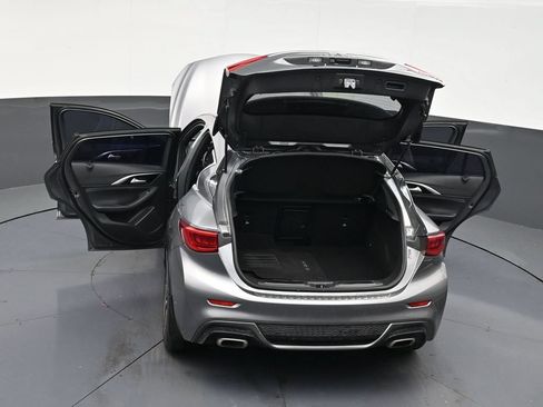 Used 2019 INFINITI QX30 Sport w/ Cargo Package FWD image 34