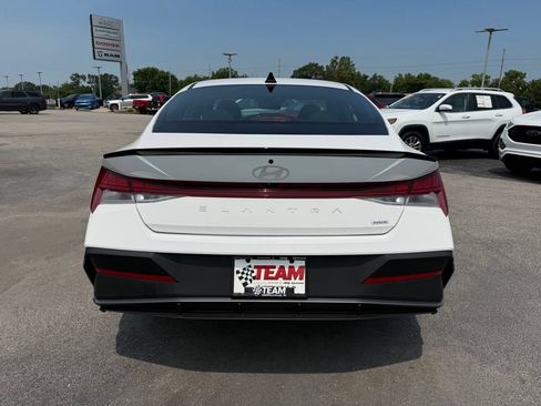 Used 2025 Hyundai Elantra SEL FWD image 6
