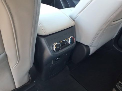 New 2026 Ford Explorer Active RWD image 9