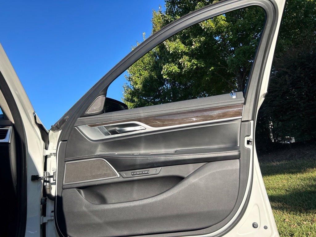 Used 2020 BMW 740i RWD image 65