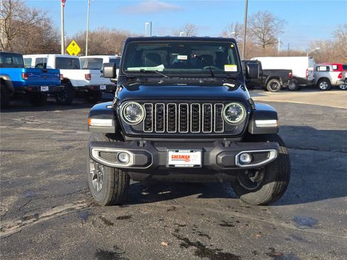 New 2026 Jeep Gladiator Sahara image 4