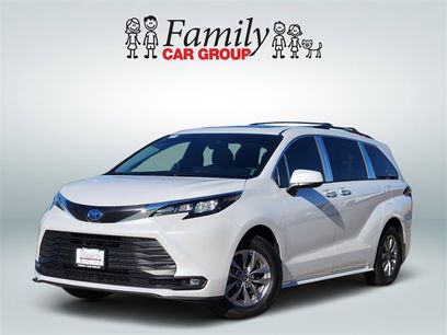 Used 2025 Toyota Sienna XLE