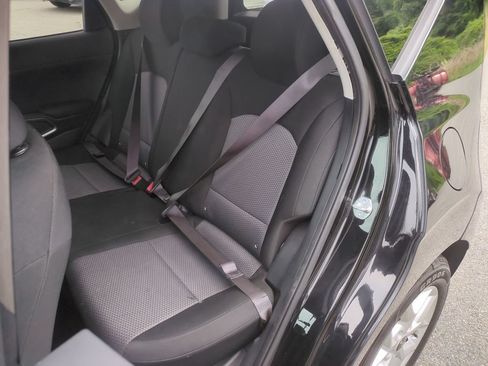 Used 2023 Kia Soul LX w/ LX Technology Package FWD image 14