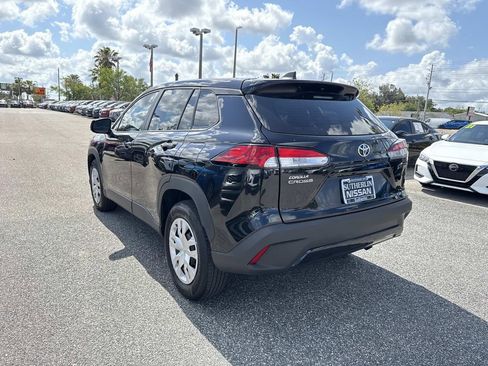 Used 2025 Toyota Corolla Cross L FWD image 6