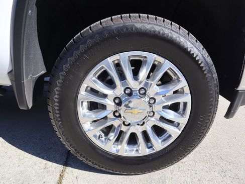 Used 2021 Chevrolet Silverado 2500 LTZ w/ LTZ Convenience Package image 36