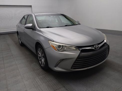 Used 2015 Toyota Camry XLE w/ Moonroof Package image 13