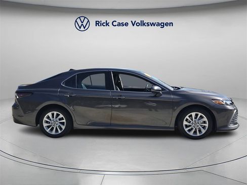 Used 2024 Toyota Camry LE image 3
