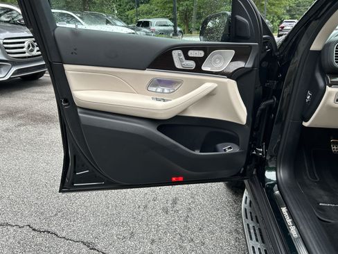 Certified 2025 Mercedes-Benz GLS 580 4MATIC image 18